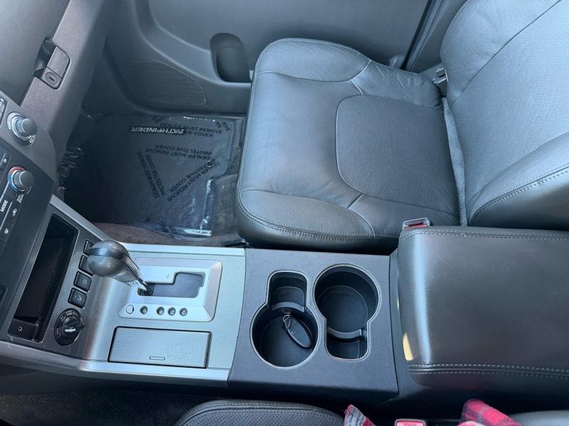 Nissan Pathfinder S 4WD 2011