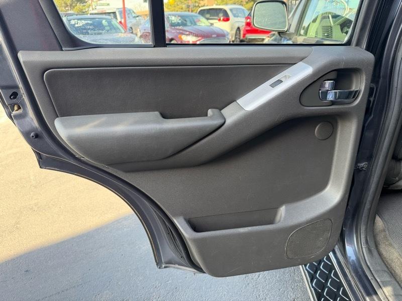 Nissan Pathfinder S 4WD 2011