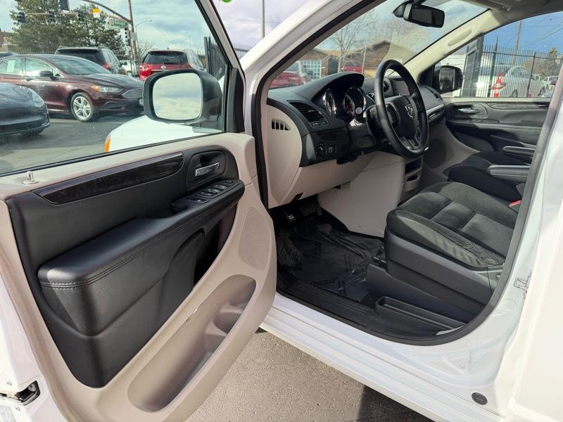 Dodge Grand Caravan SE 2020