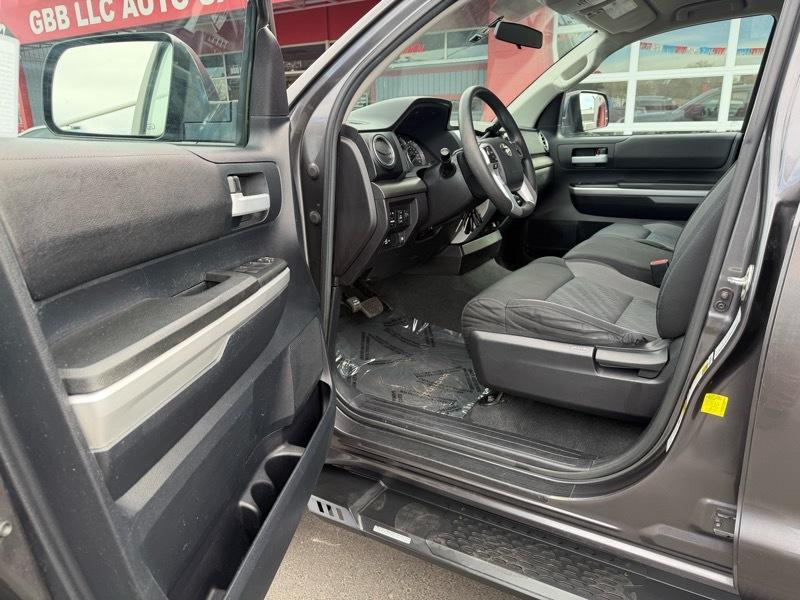 Toyota Tundra SR5 4.6L V8 CrewMax 2WD 2016