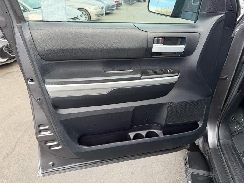 Toyota Tundra SR5 4.6L V8 CrewMax 2WD 2016