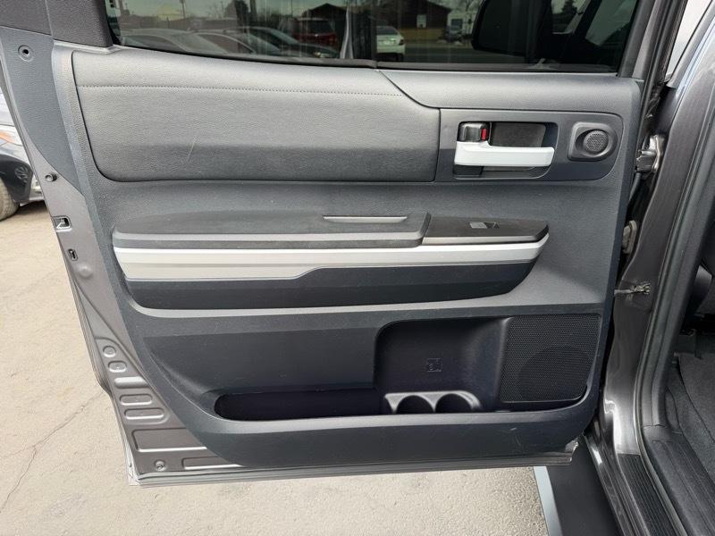 Toyota Tundra SR5 4.6L V8 CrewMax 2WD 2016