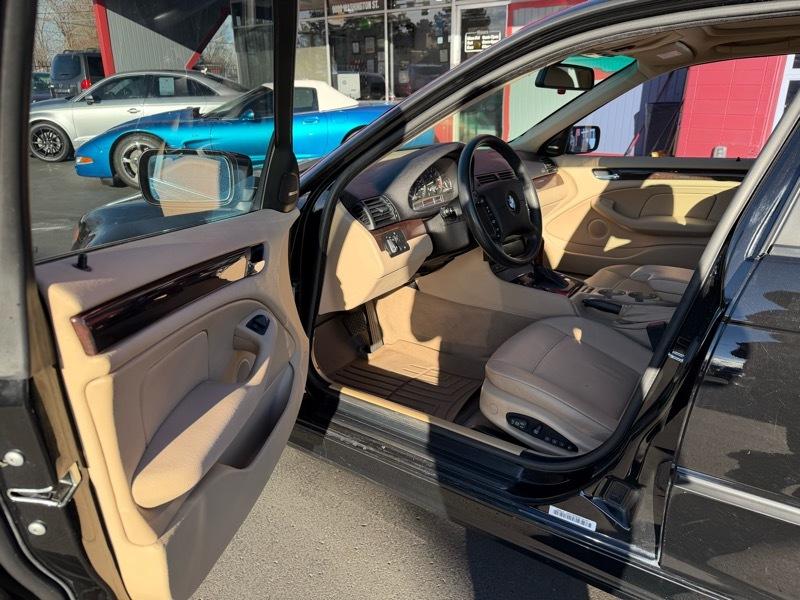 BMW 3-Series 325xi Sedan 2002