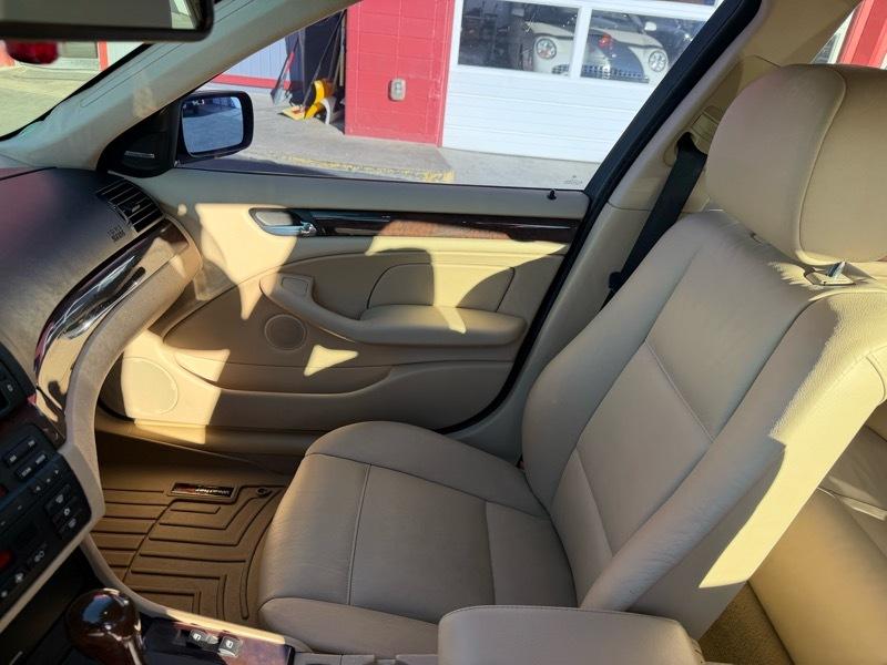 BMW 3-Series 325xi Sedan 2002