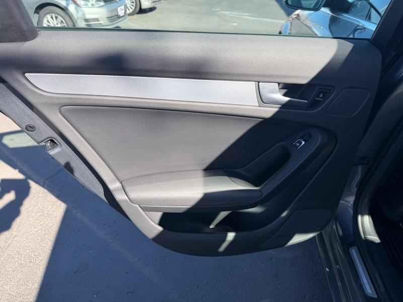 Audi A4 2.0T Sedan quattro Tiptronic 2013