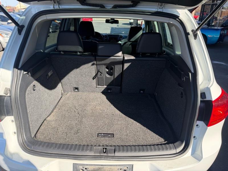 Volkswagen Tiguan S 2016