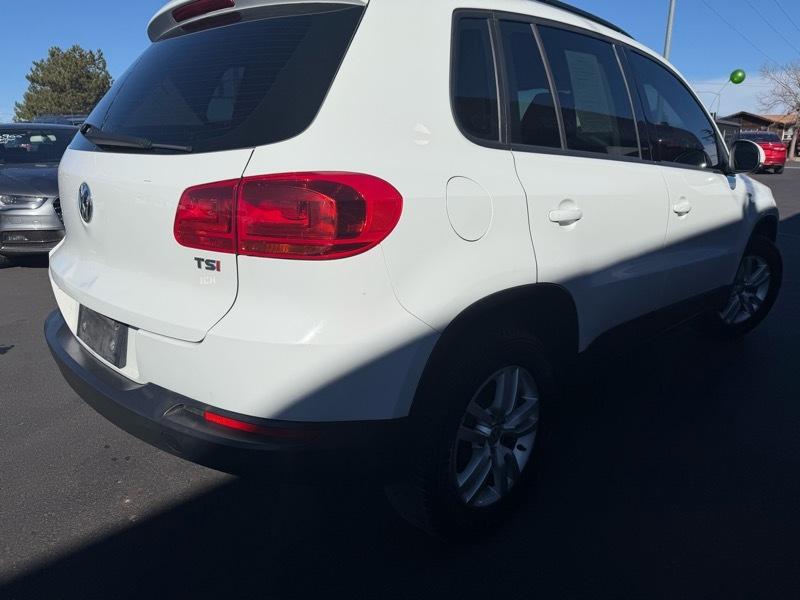 Volkswagen Tiguan S 2016