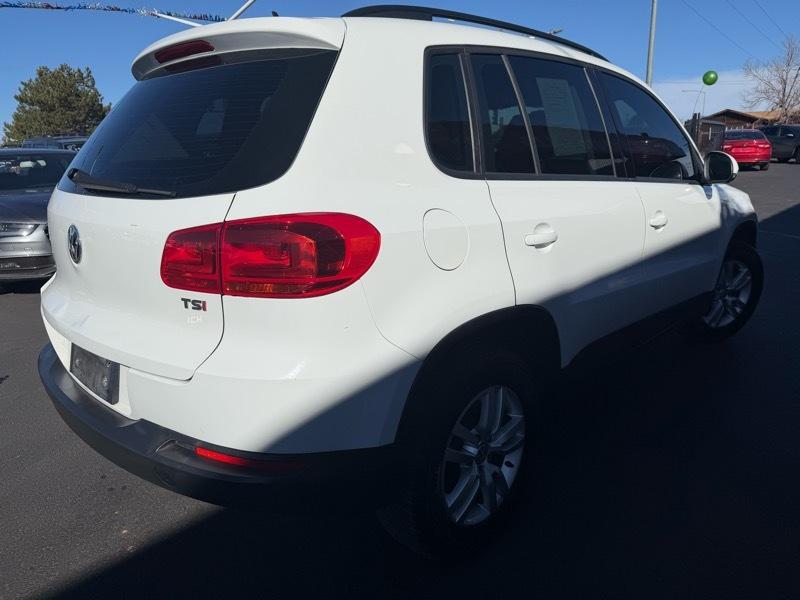 Volkswagen Tiguan S 2016