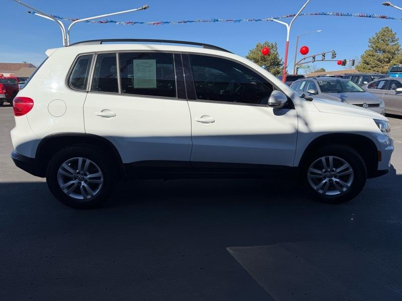 Volkswagen Tiguan S 2016