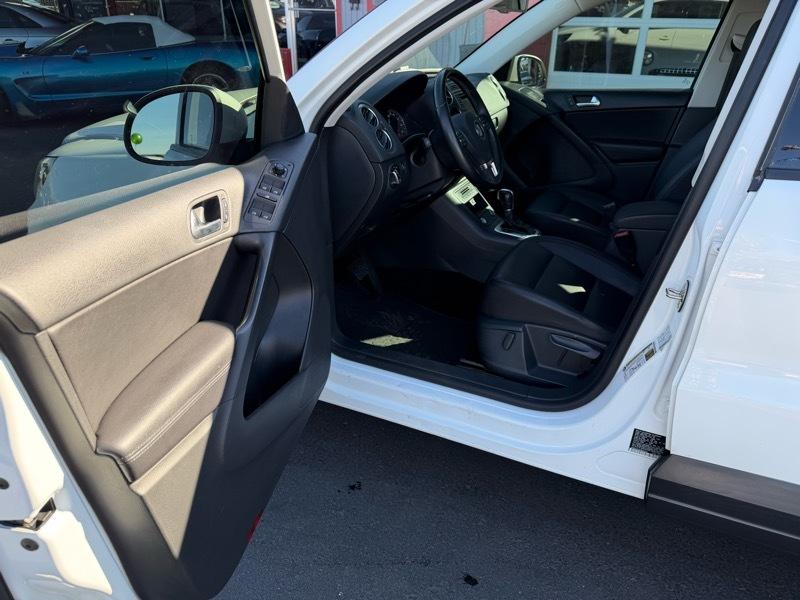 Volkswagen Tiguan S 2016