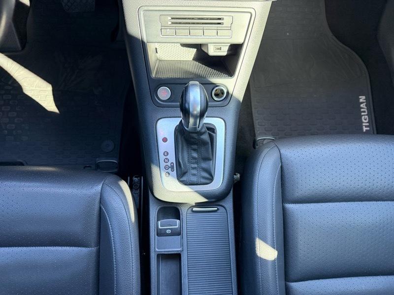 Volkswagen Tiguan S 2016