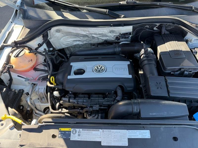 Volkswagen Tiguan S 2016