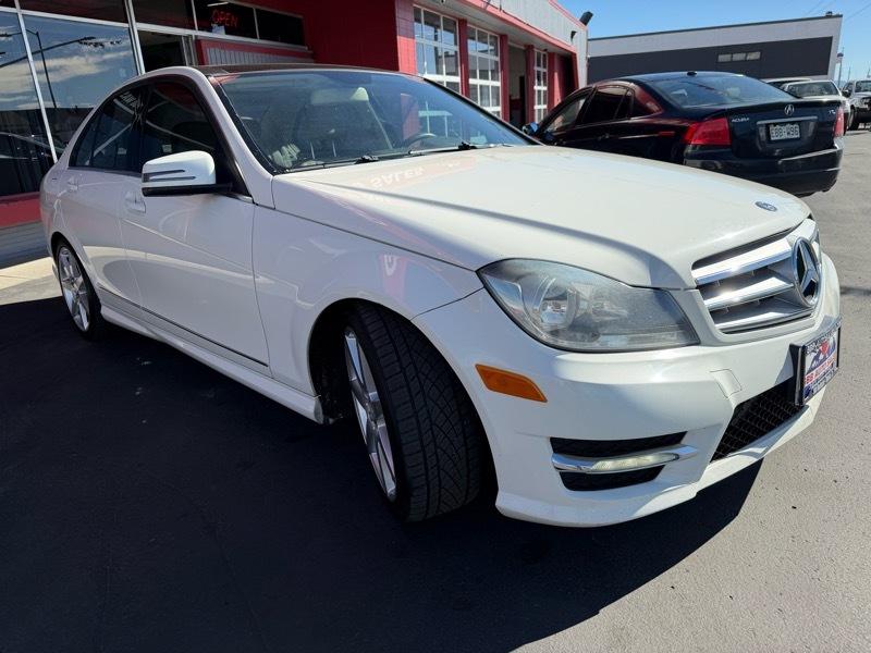 Mercedes-Benz C-Class C300 4MATIC Sport Sedan 2012
