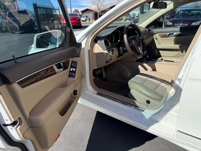 Mercedes-Benz C-Class C300 4MATIC Sport Sedan 2012