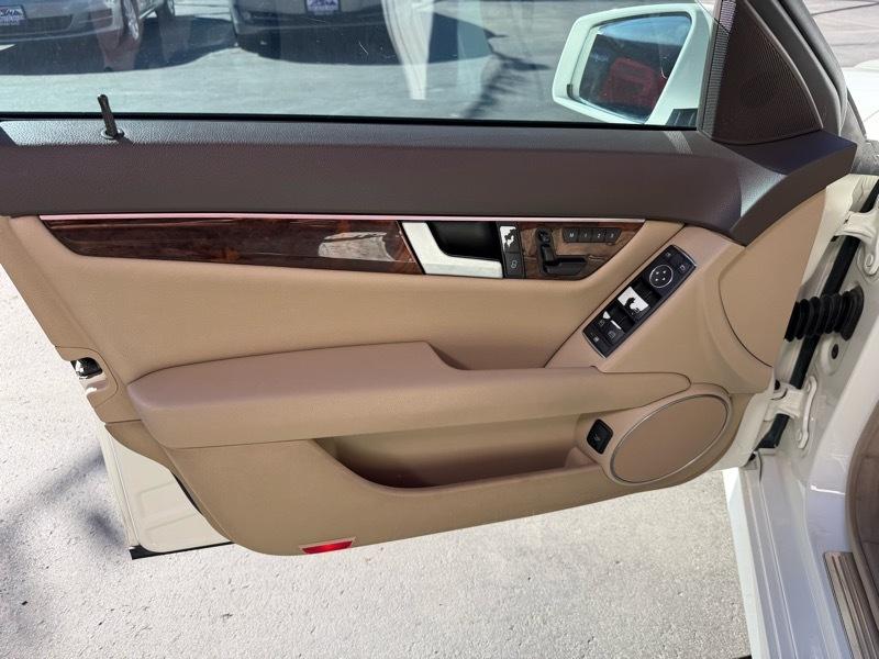 Mercedes-Benz C-Class C300 4MATIC Sport Sedan 2012