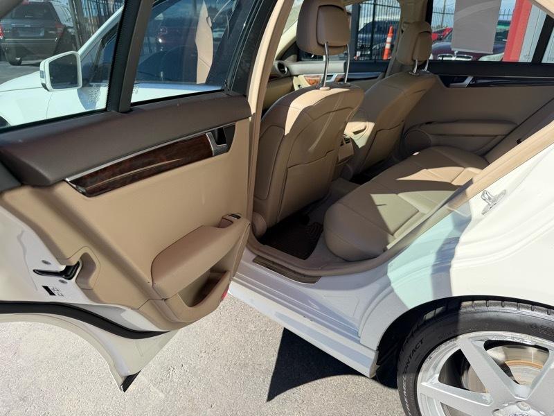 Mercedes-Benz C-Class C300 4MATIC Sport Sedan 2012