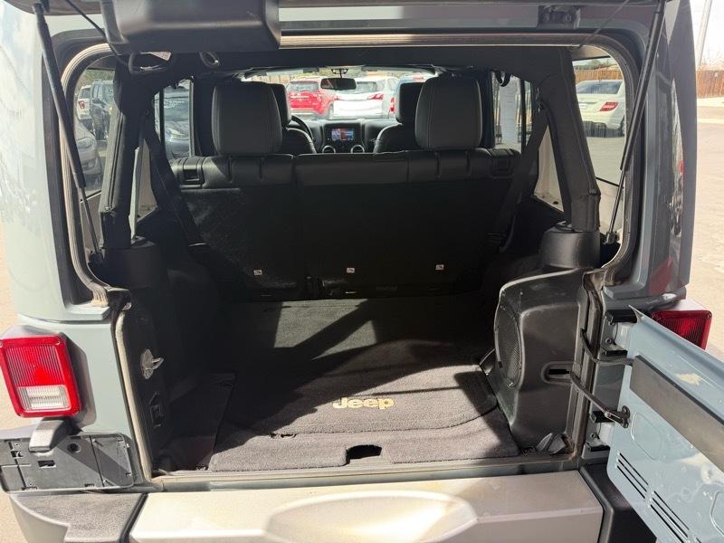 Jeep Wrangler Unlimited Sahara 4WD 2014