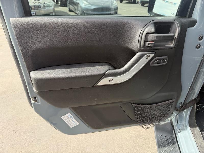 Jeep Wrangler Unlimited Sahara 4WD 2014