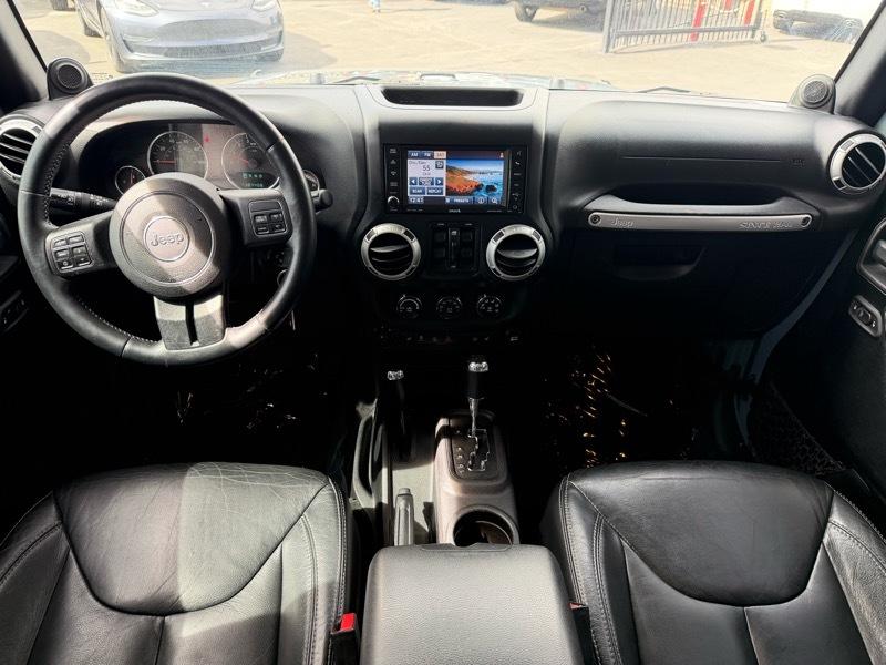 Jeep Wrangler Unlimited Sahara 4WD 2014