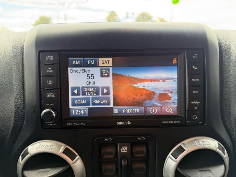 Jeep Wrangler Unlimited Sahara 4WD 2014