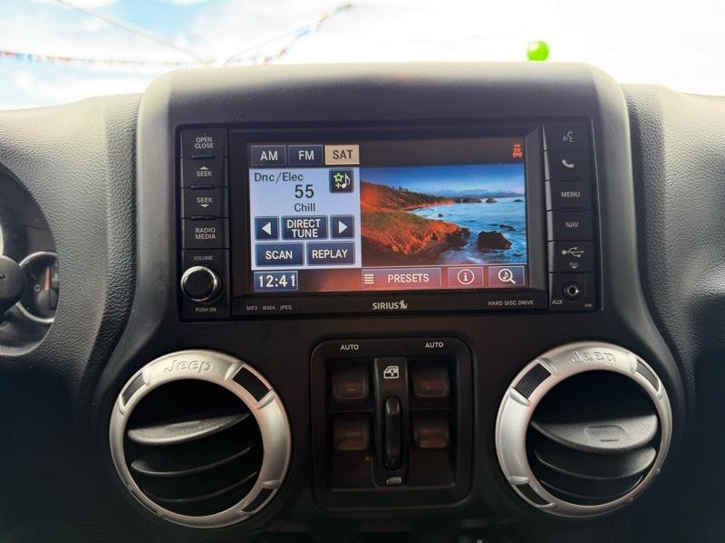 Jeep Wrangler Unlimited Sahara 4WD 2014