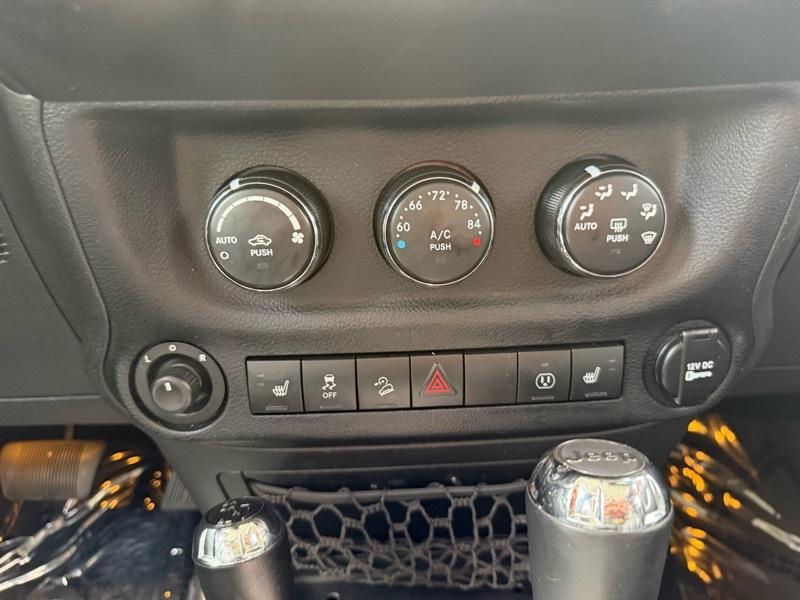 Jeep Wrangler Unlimited Sahara 4WD 2014