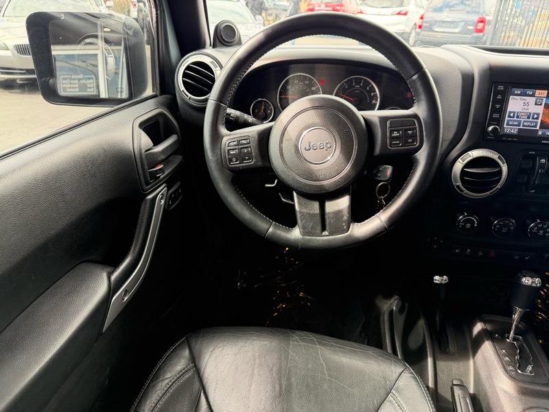 Jeep Wrangler Unlimited Sahara 4WD 2014