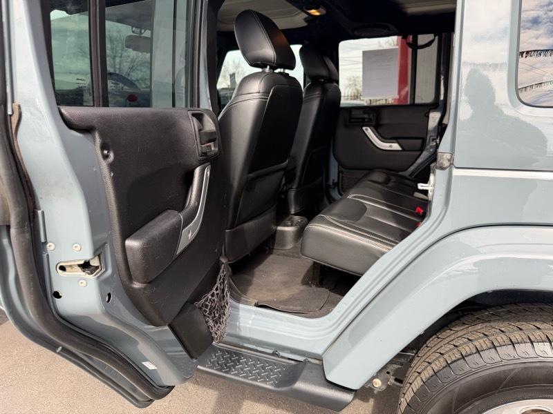 Jeep Wrangler Unlimited Sahara 4WD 2014