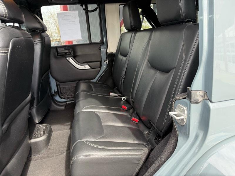 Jeep Wrangler Unlimited Sahara 4WD 2014