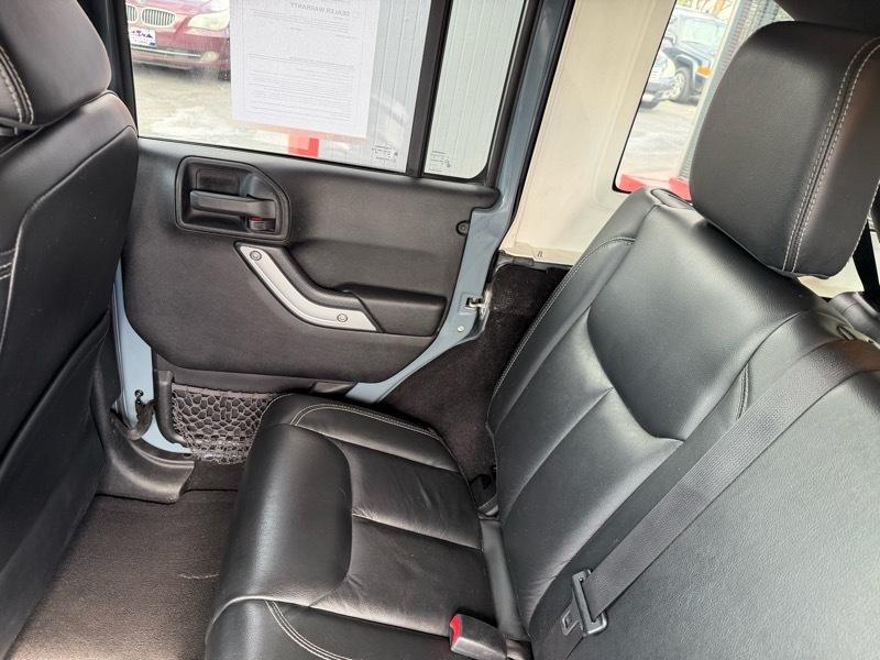 Jeep Wrangler Unlimited Sahara 4WD 2014