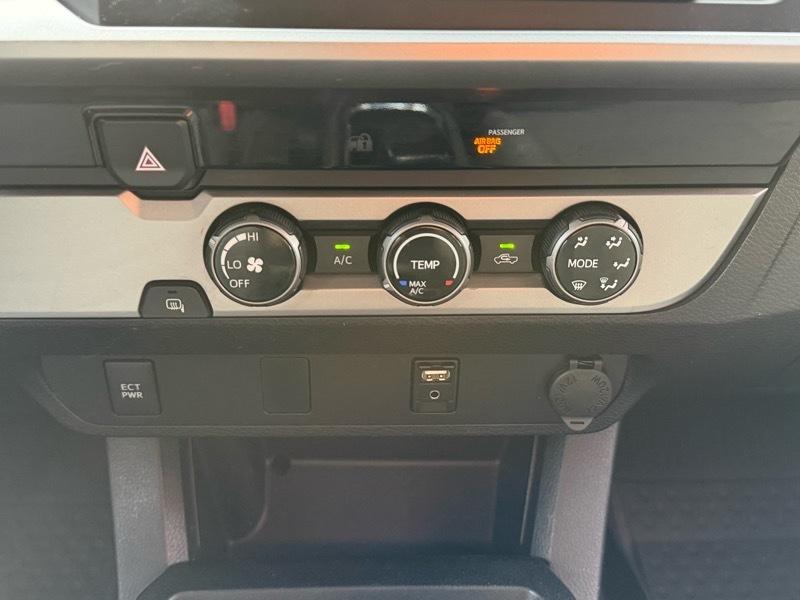 Toyota Tacoma SR5 Access Cab I4 6AT 2WD 2016