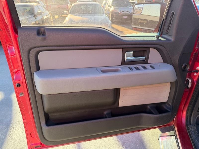 Ford F-150 XL SuperCrew 5.5-ft. Bed 4WD 2012