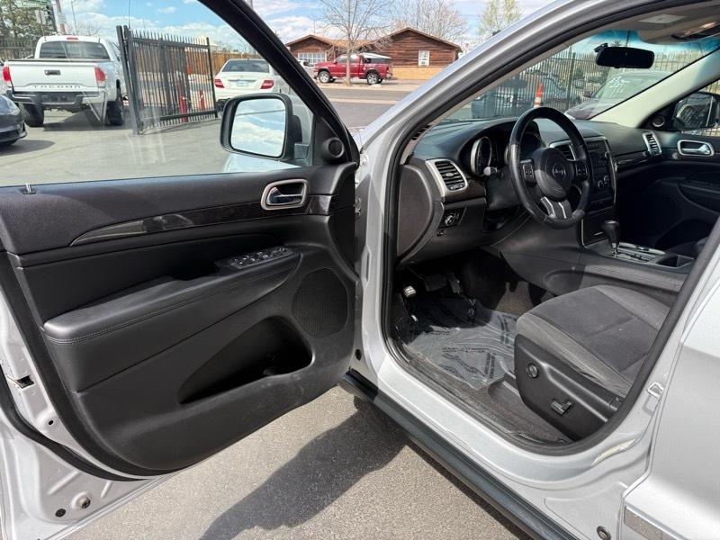 Jeep Grand Cherokee Laredo 4WD 2012