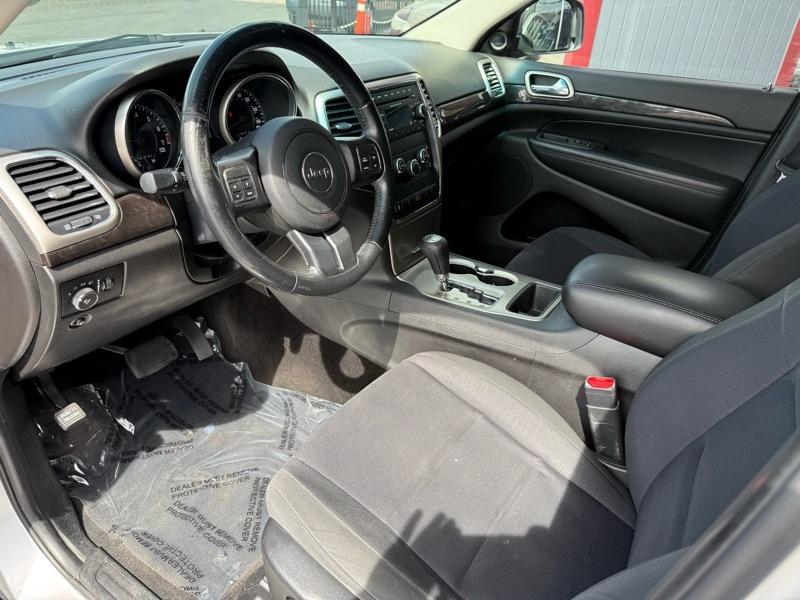 Jeep Grand Cherokee Laredo 4WD 2012