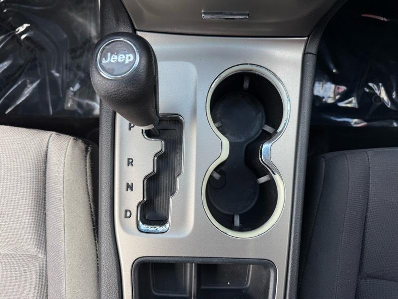 Jeep Grand Cherokee Laredo 4WD 2012