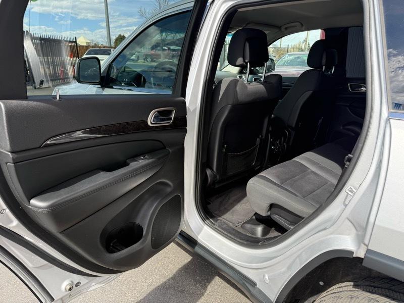 Jeep Grand Cherokee Laredo 4WD 2012