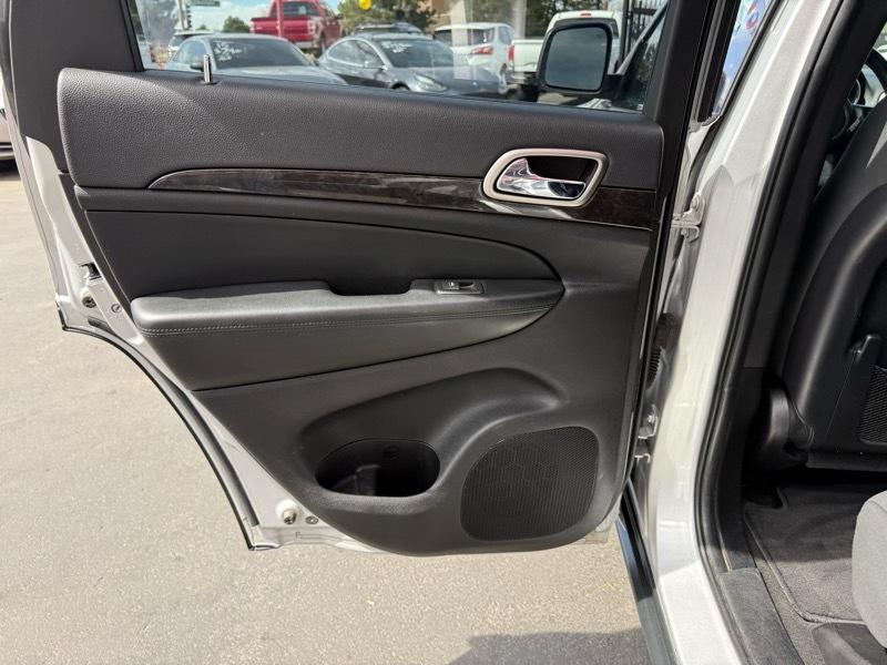 Jeep Grand Cherokee Laredo 4WD 2012