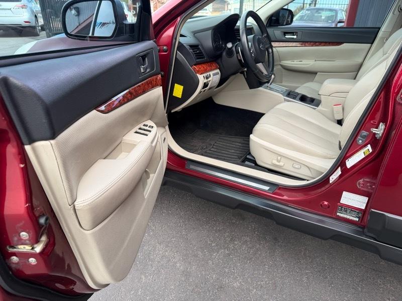 Subaru Outback 2.5i Limited 2011