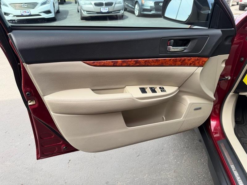 Subaru Outback 2.5i Limited 2011