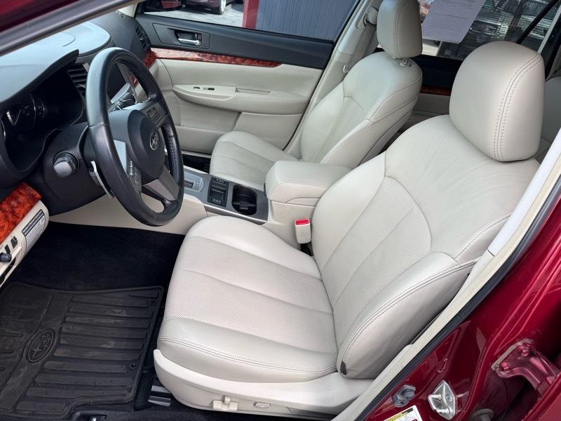 Subaru Outback 2.5i Limited 2011