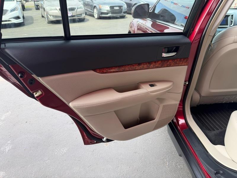 Subaru Outback 2.5i Limited 2011