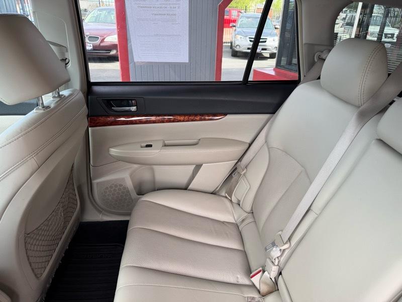 Subaru Outback 2.5i Limited 2011