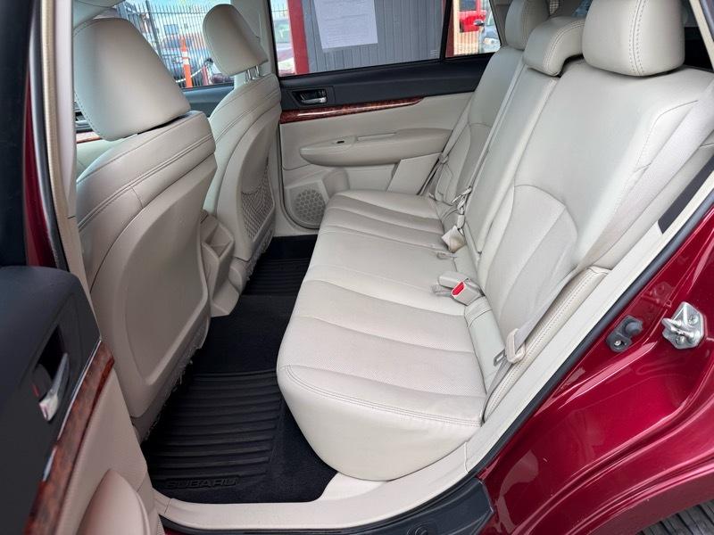 Subaru Outback 2.5i Limited 2011