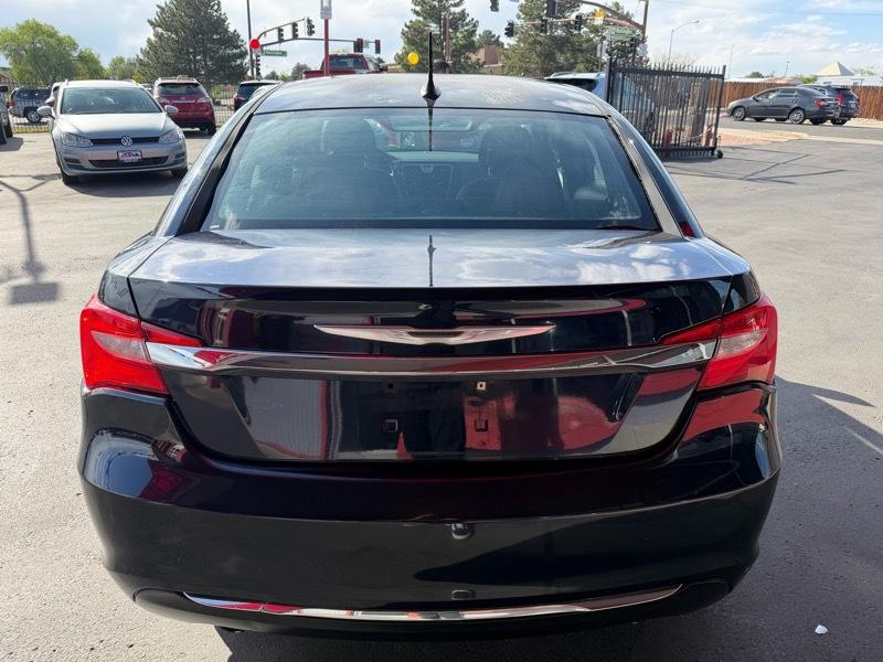 Chrysler 200 Touring 2011