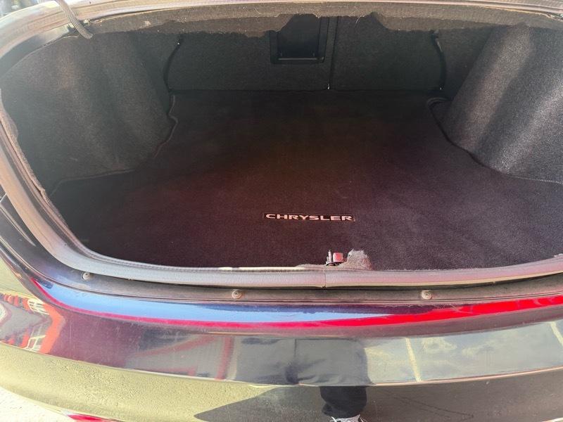 Chrysler 200 Touring 2011