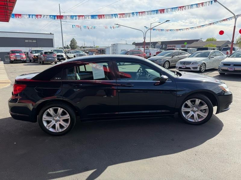 Chrysler 200 Touring 2011