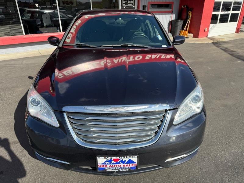 Chrysler 200 Touring 2011
