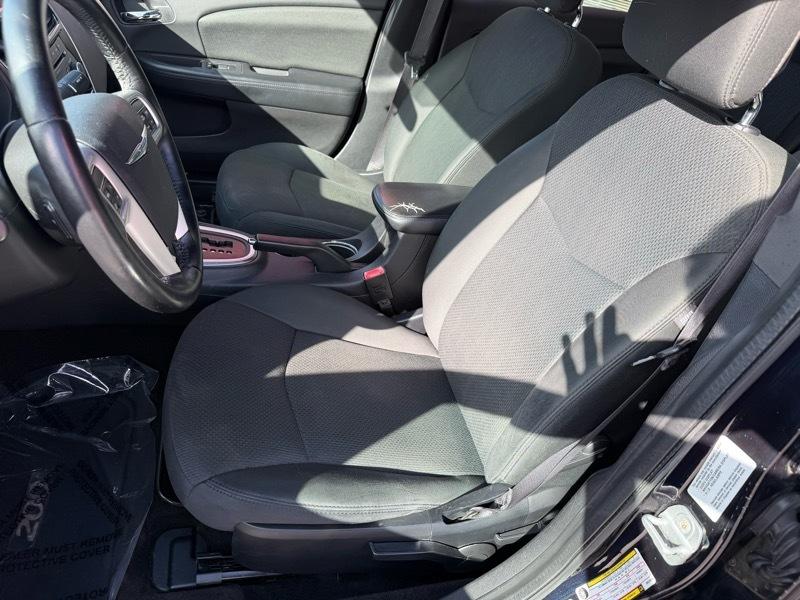 Chrysler 200 Touring 2011
