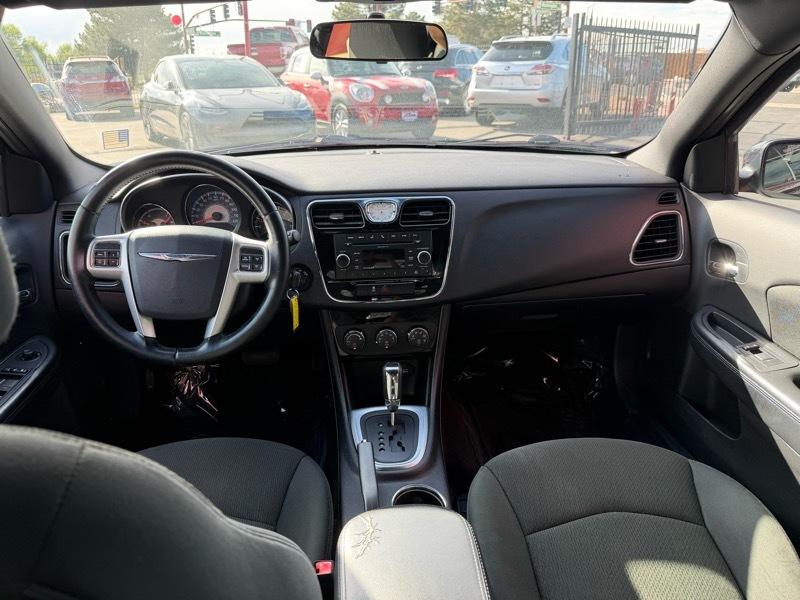 Chrysler 200 Touring 2011