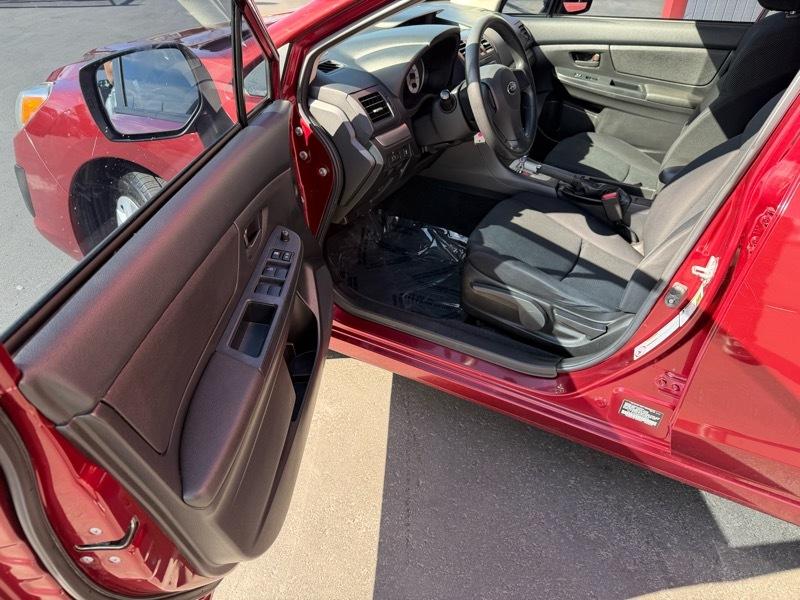 Subaru Impreza Base 5-Door 2012